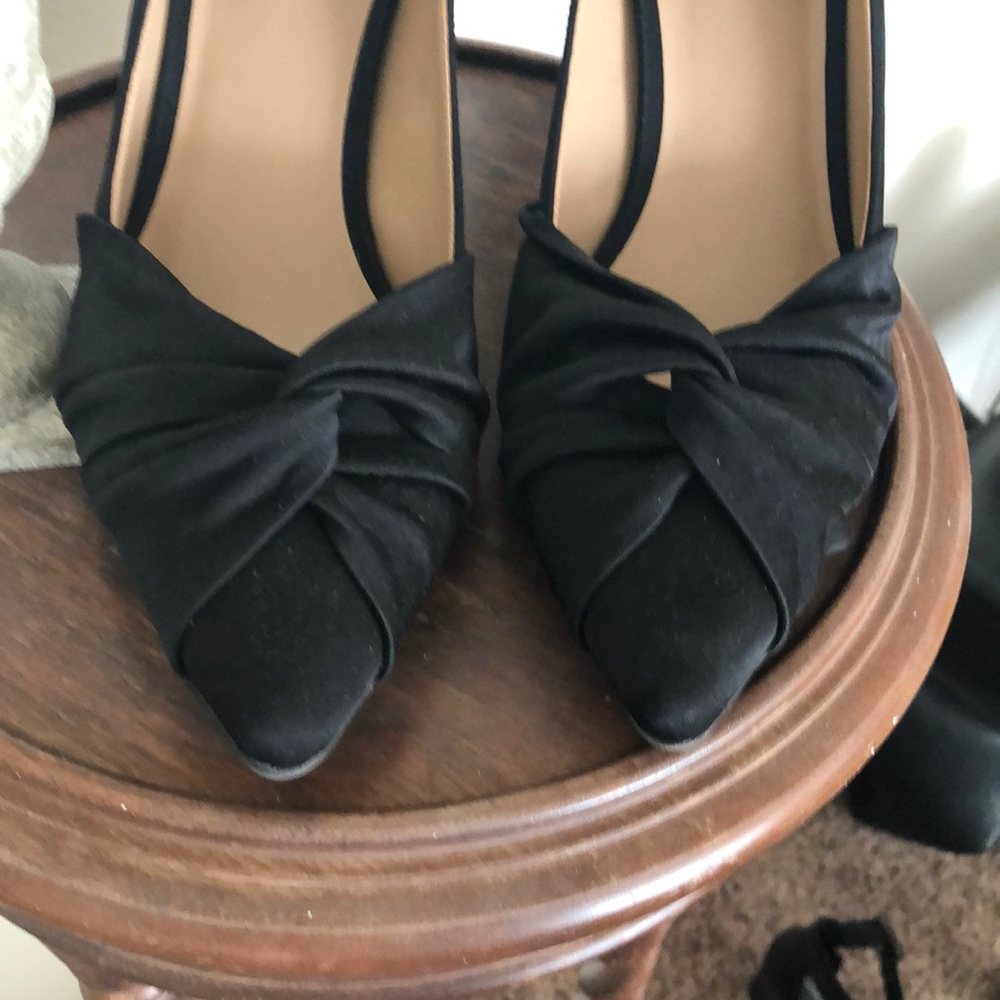 Shoe/heels - Picture 2 of 4